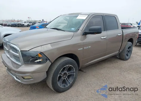 2010 Dodge Ram 1500 Slt/Sport/Trx z USA, uszkodzony, nr VIN 1D7RB1CT5AS138691